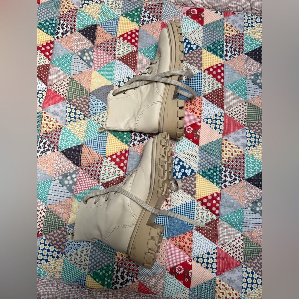 Schultz Beige Lace-Up Ankle Boots Size 9 women